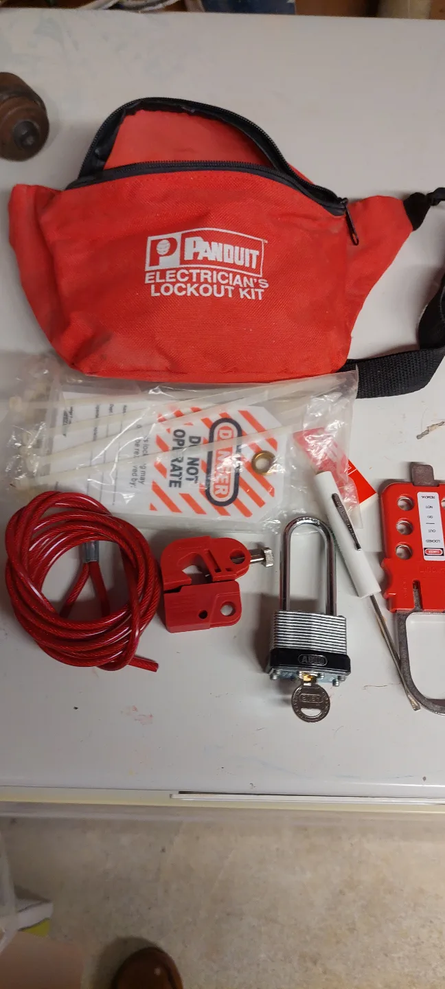 Panduit Electrician's Lockout Kit thumbnail