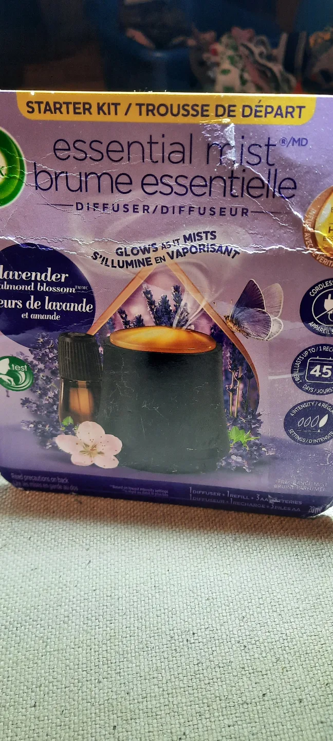 Air Wick Essential Fragrance Oil Diffuser Kit + 3 refills image indicator(4)