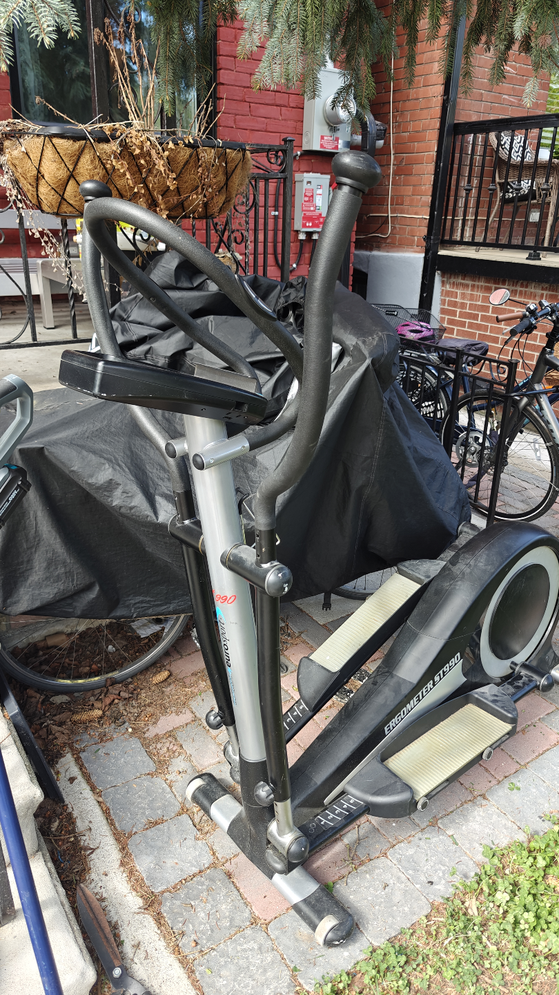 ErgoMeter ST990 Elliptical Cross Trainer - magnetic resistance