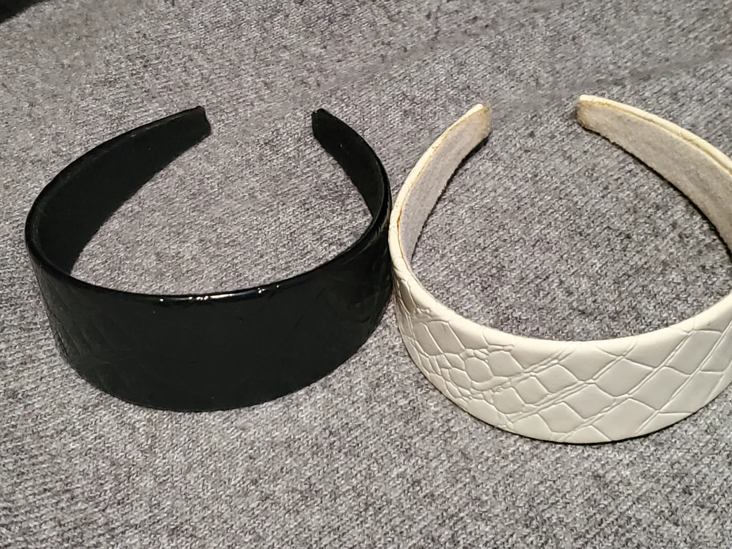 Black and White Headbands/Hairbands image indicator(3)