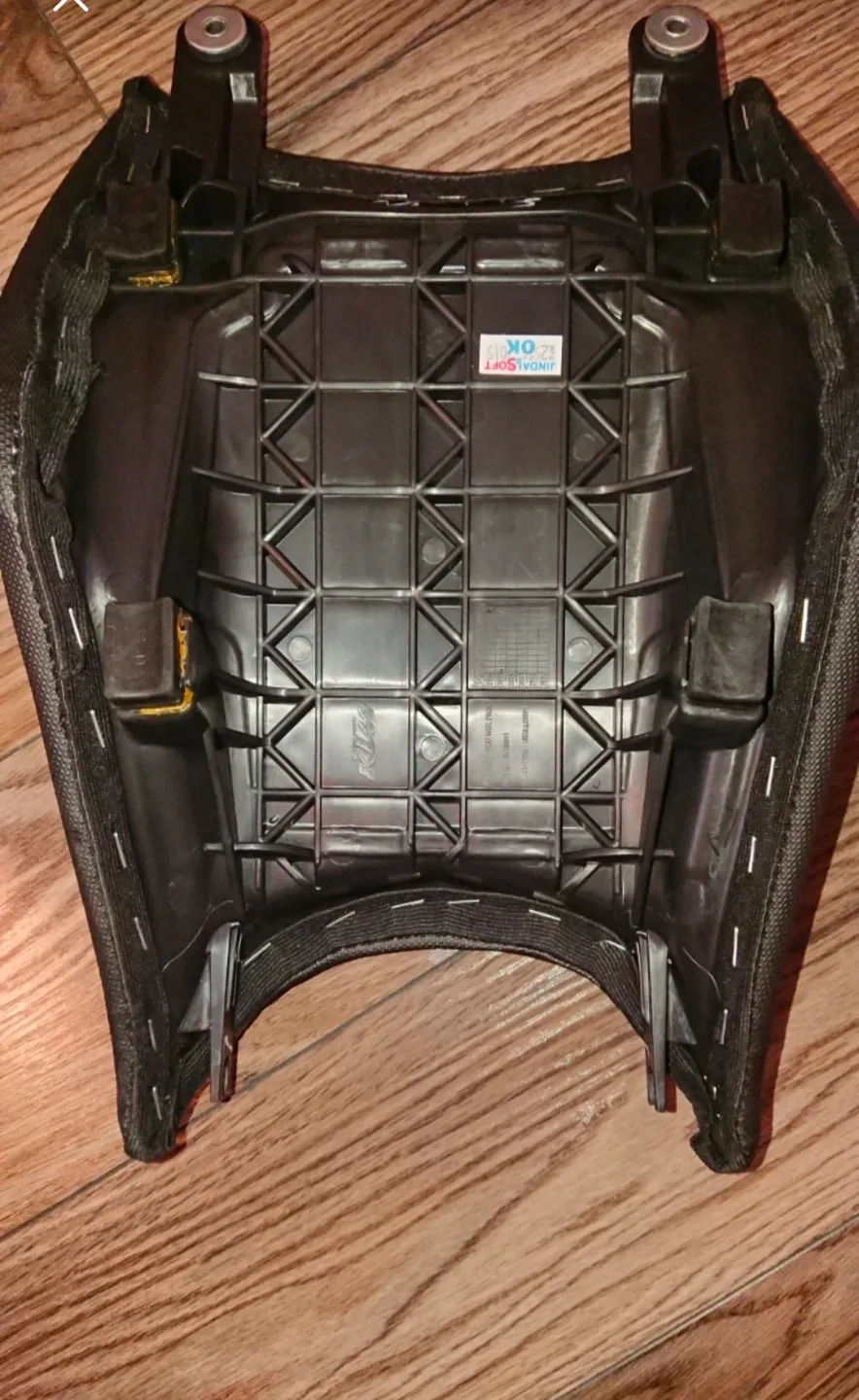 KTM Duke 390 OEM motorcycle seat image indicator(3)