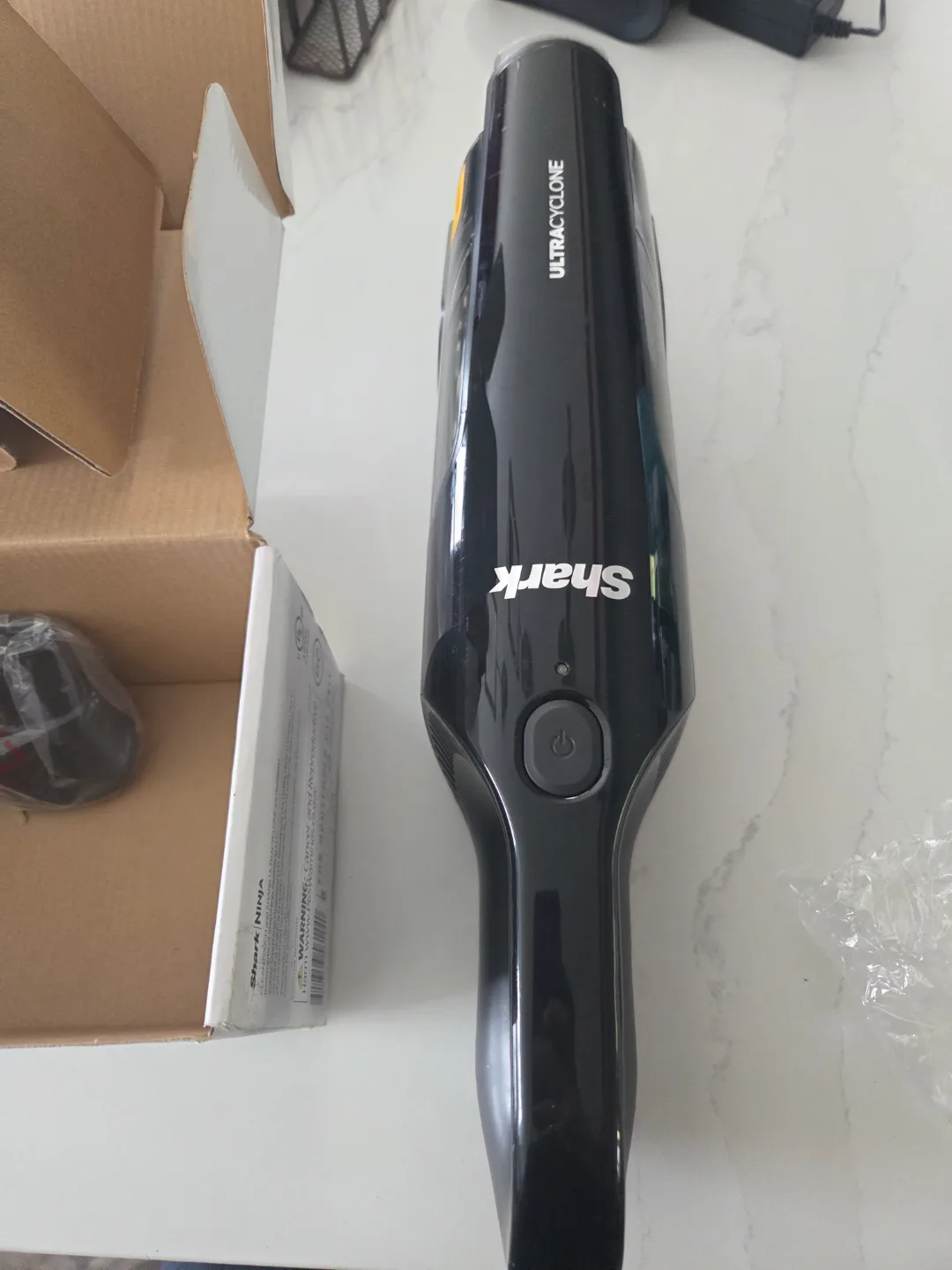 Shark UltraCyclone Cordless Handheld Vacuum image indicator(2)