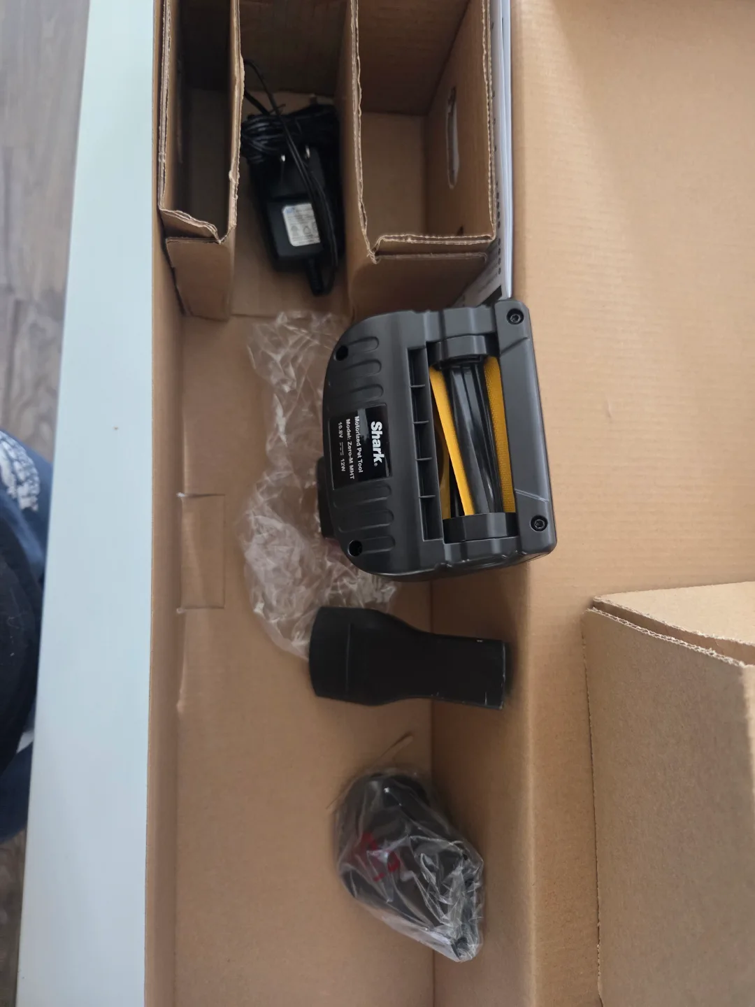 Shark UltraCyclone Cordless Handheld Vacuum image indicator(3)