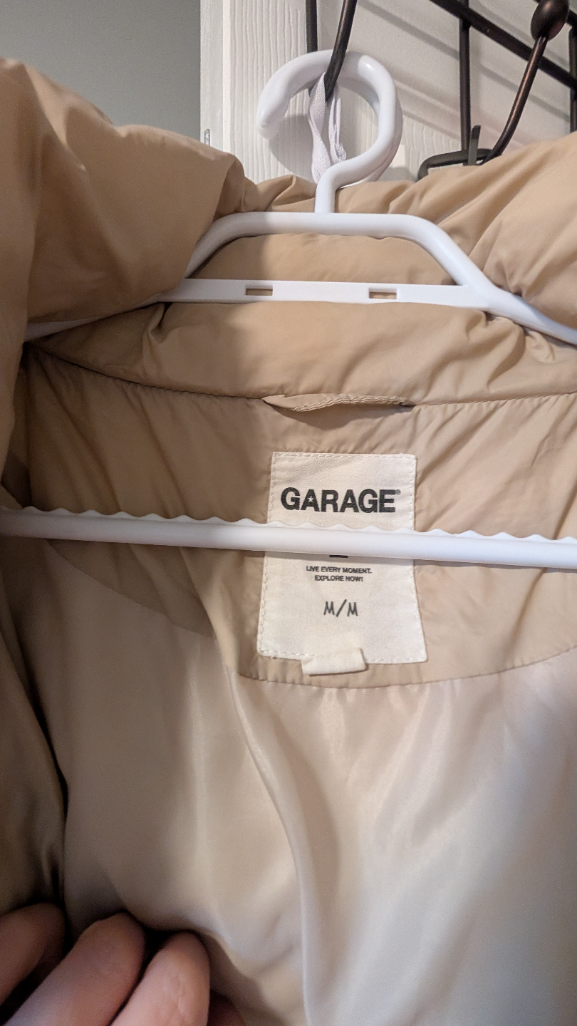 Beige puffer jacket - Size Medium - photo 2