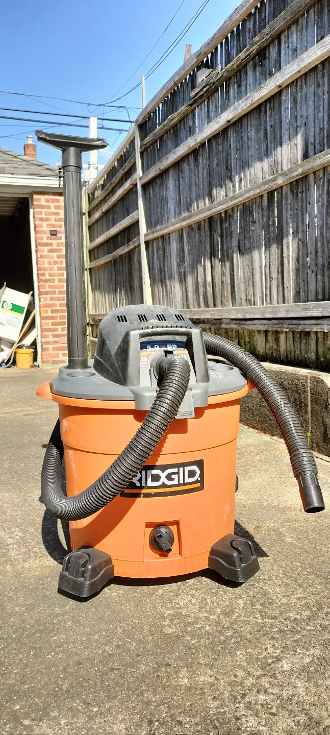 RIDGID Wet/Dry Vacuum 16 Gallons thumbnail