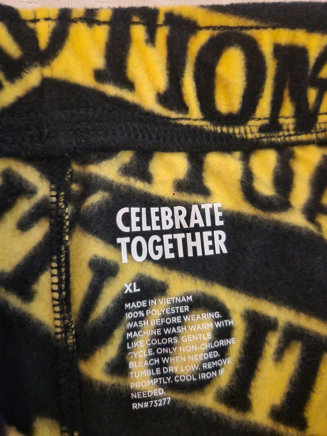 XL Caution Tape Print Fleece Pants image indicator(3)