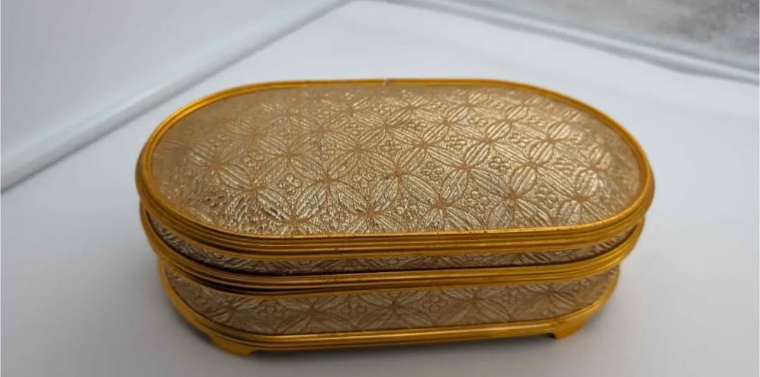 Vintage Gold Oval Jewellery Box thumbnail
