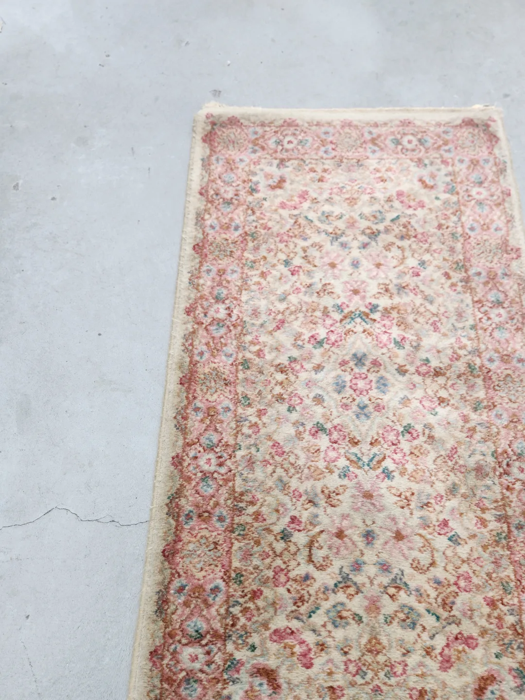 Vintage Sarouk Runner Rug, Floral Pattern, Cream and Pink image indicator(6)
