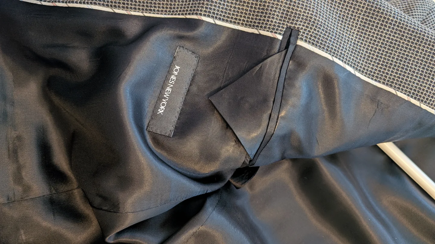 Men's Jones New York Grey Checkered Blazer image indicator(4)