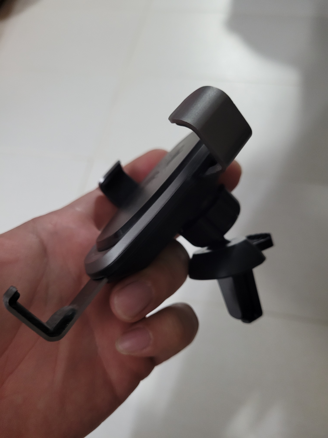 GPS HUD Speedometer & Car wireless charger - photo 3