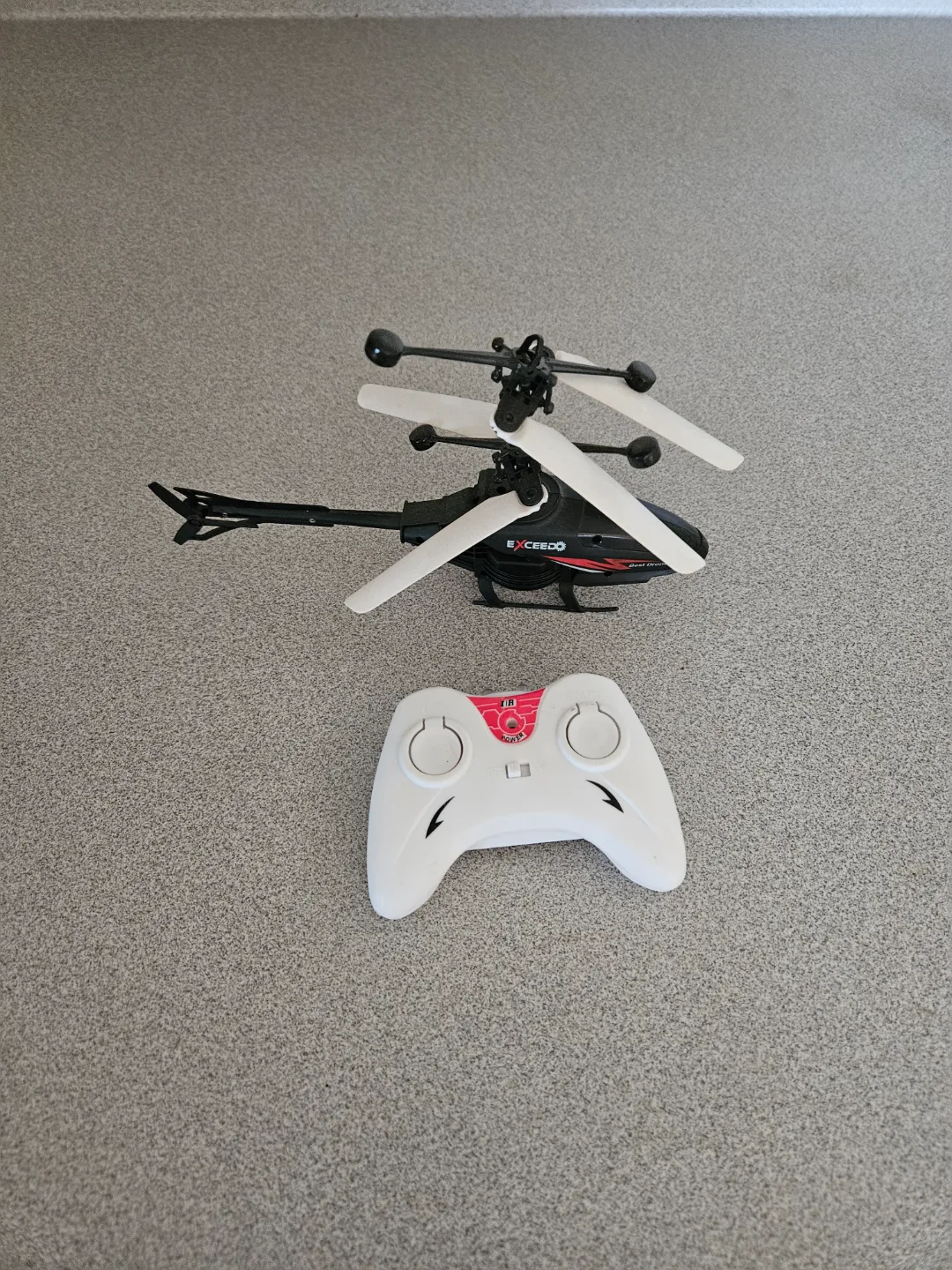 Exceedo RC Helicopter with Controller thumbnail