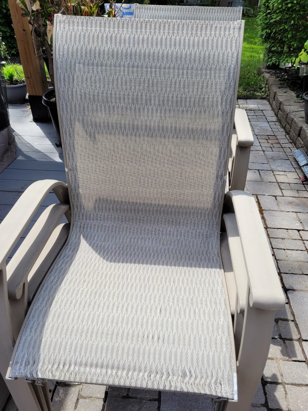 6 patio mesh chairs in good shape thumbnail