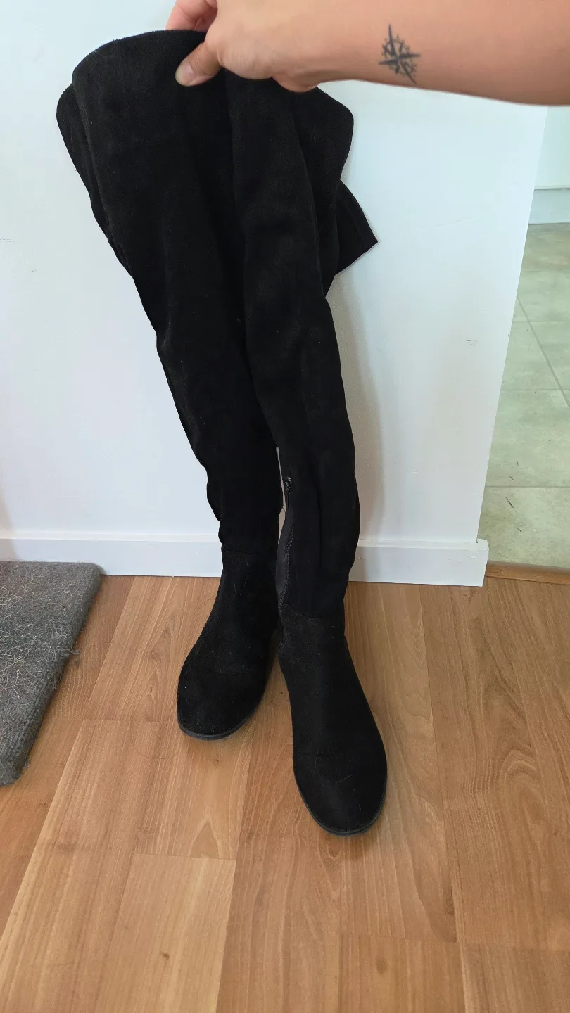 size 8 Over-the-Knee Boots thumbnail