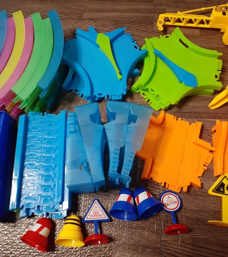 Glow Trax Supercharged Mega Set RC Track Set+Extra cars/ track! image indicator(5)