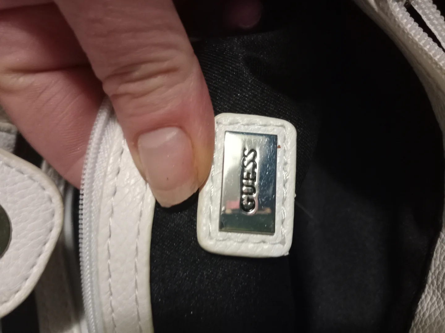 Guess Two-Tone Tote Bag image indicator(3)