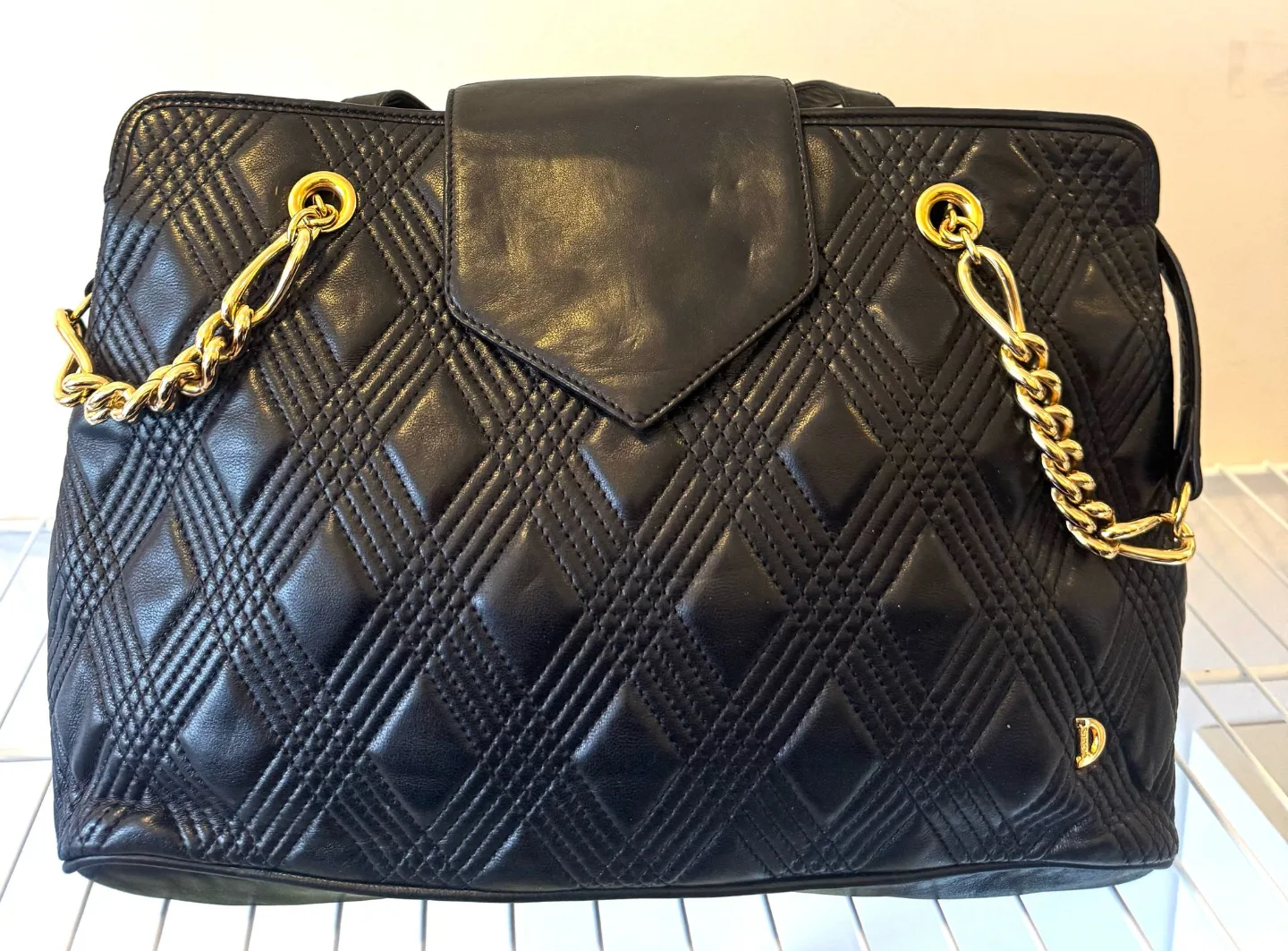 Vintage Black Quilted Leather Handbag with Gold Chain thumbnail