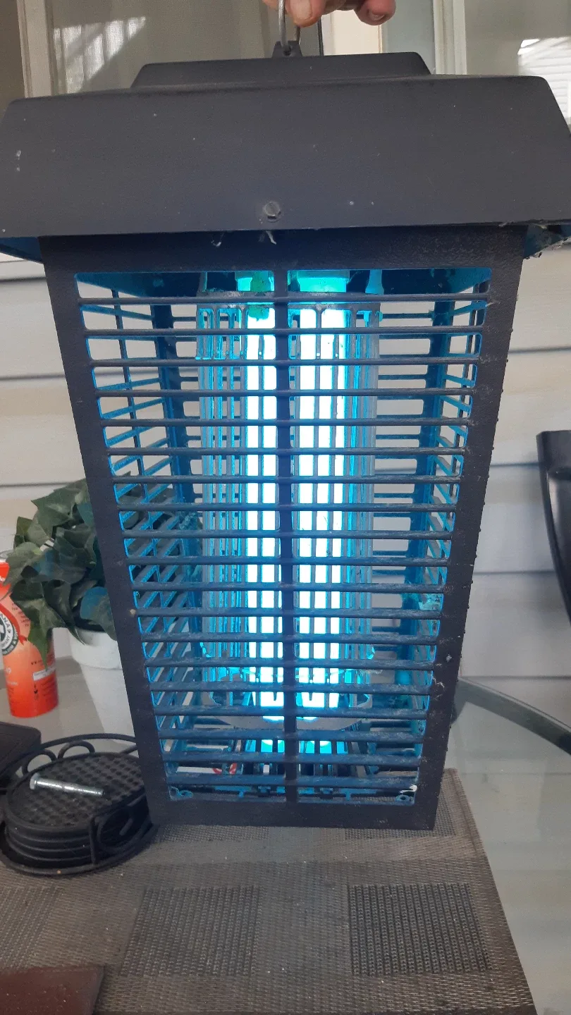 Outdoor Hanging Bug Zapper thumbnail