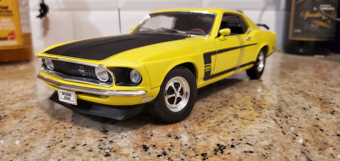 1:18 Scale 1969 Ford Mustang Boss 302 Diecast Model Car