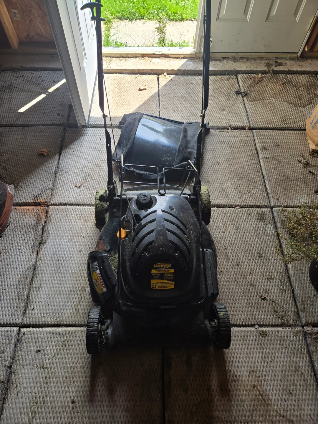 Yardworks 21" Gas Push Lawn Mower 🧡 image indicator(2)