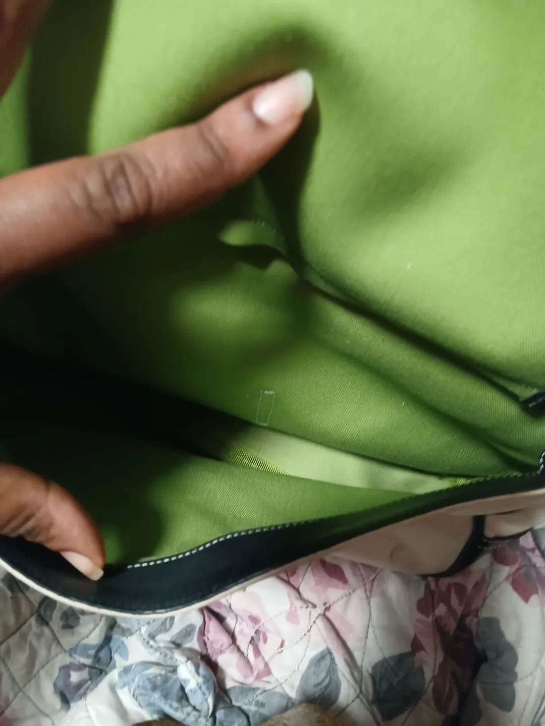 Coach handbag, beige and black, No. M04-1174 image indicator(4)