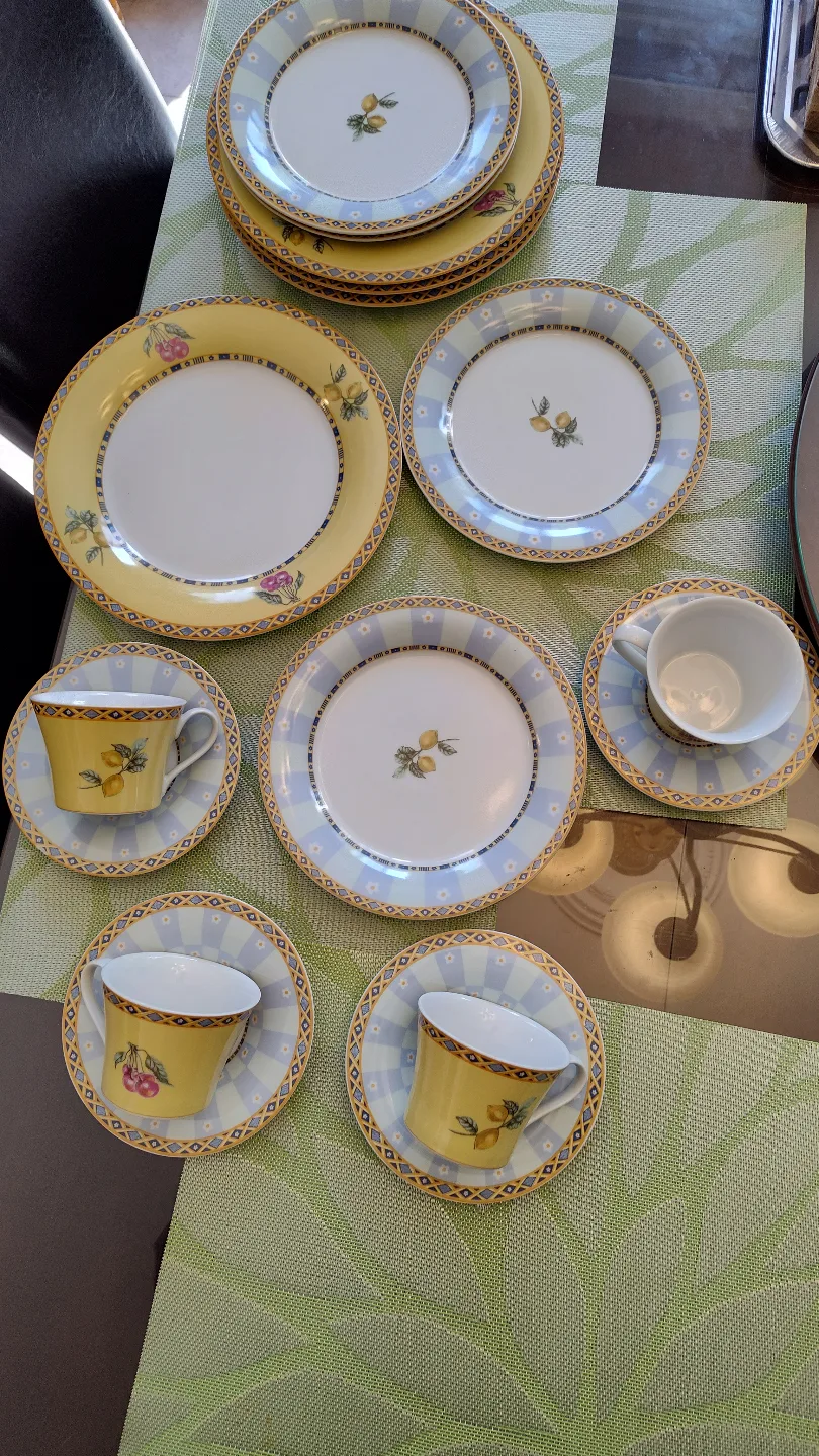 Royal Heritage Collection Lemons Dinnerware Set image indicator(2)