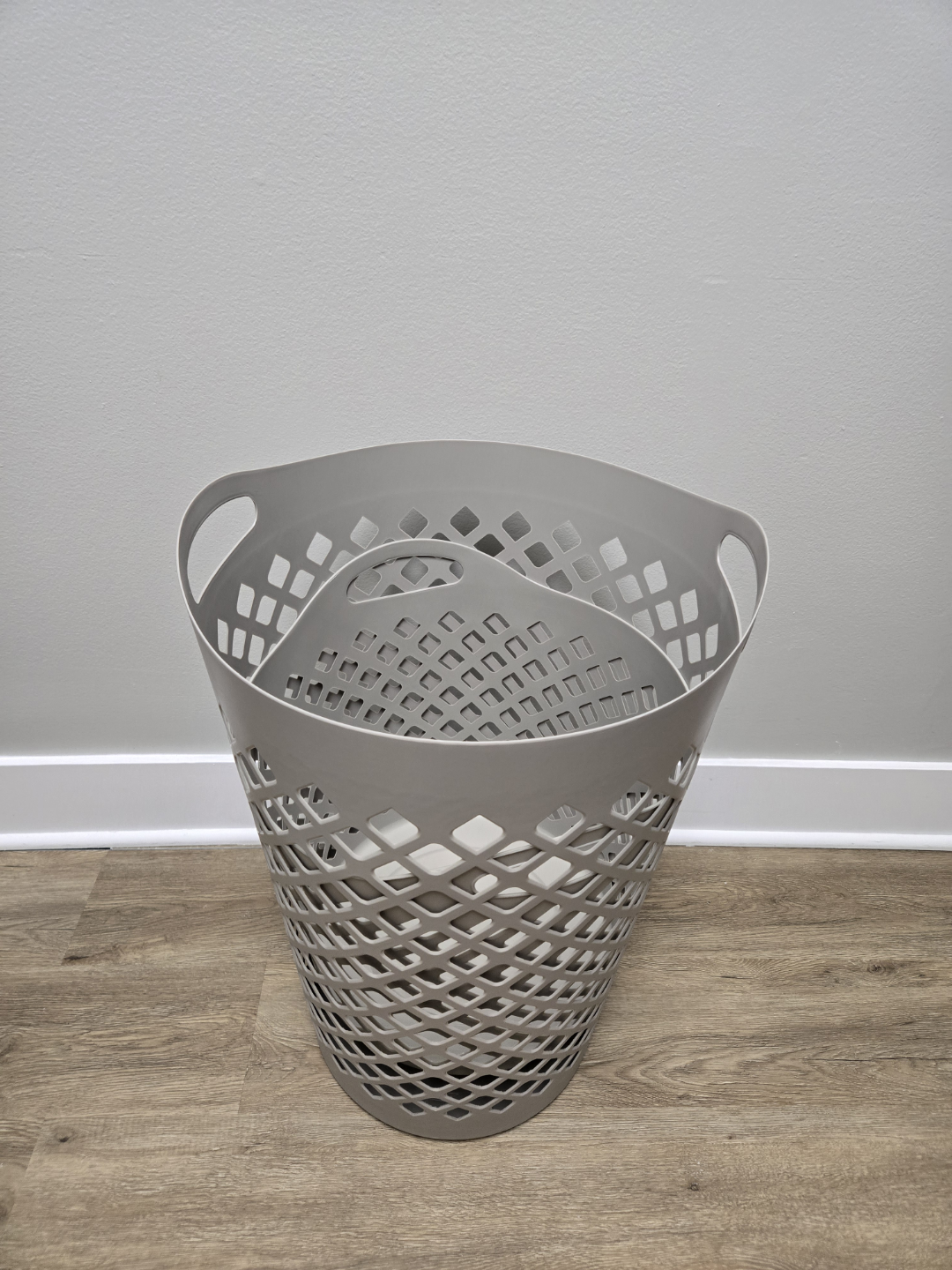 Brightroom Set of 2 Gray Plastic Laundry Baskets - photo 4