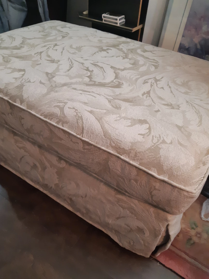 Beige Damask Upholstered Ottoman - photo 5