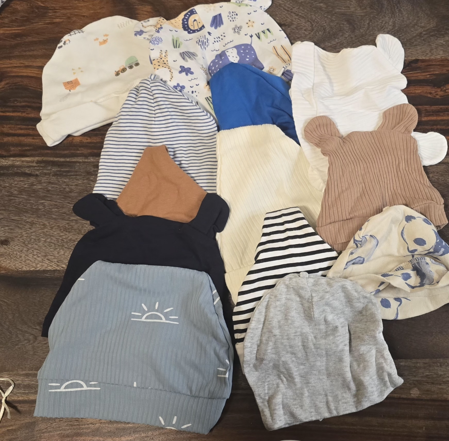 Baby Clothes Bundle: Baby knee Socks, Booties & Baby Hats