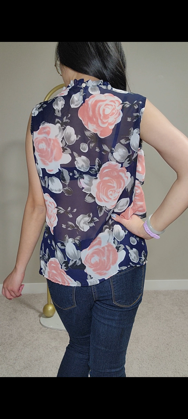 Floral Sleeveless Blouse, Size Small - photo 2