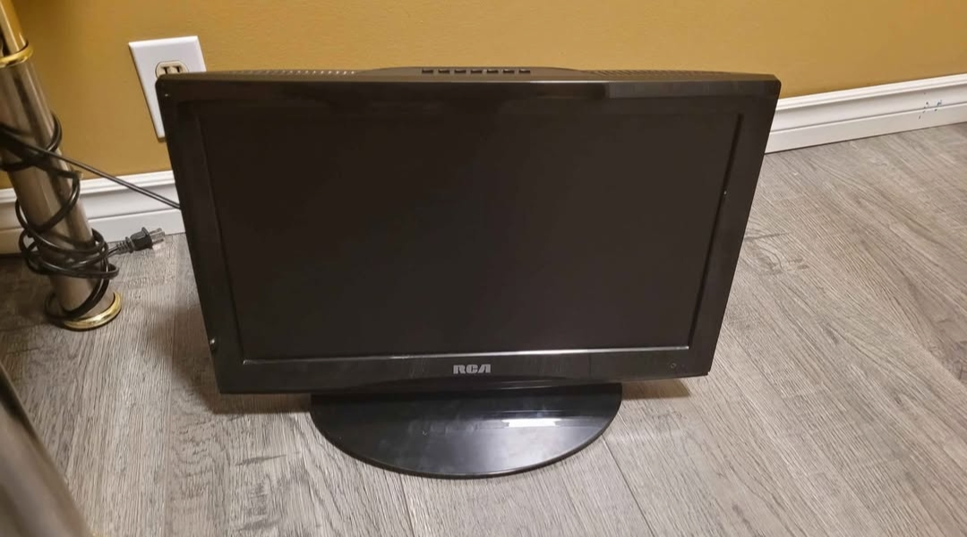 RCA 19" HDMI LCD HDTV