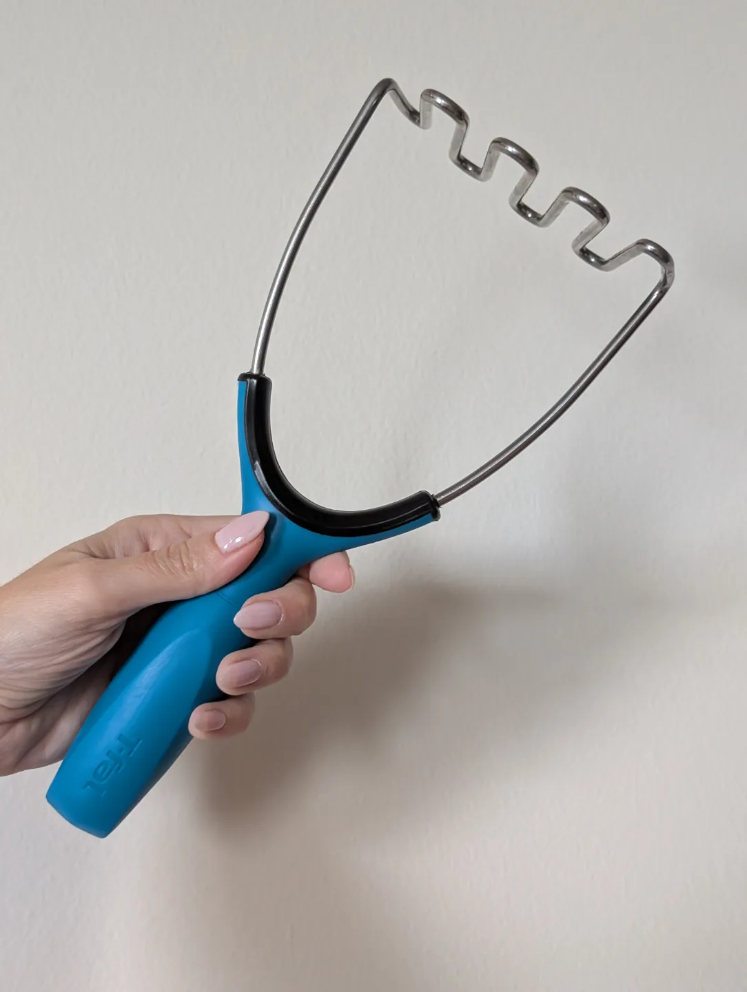 T-fal Blue Potato Masher Brand New image indicator(5)