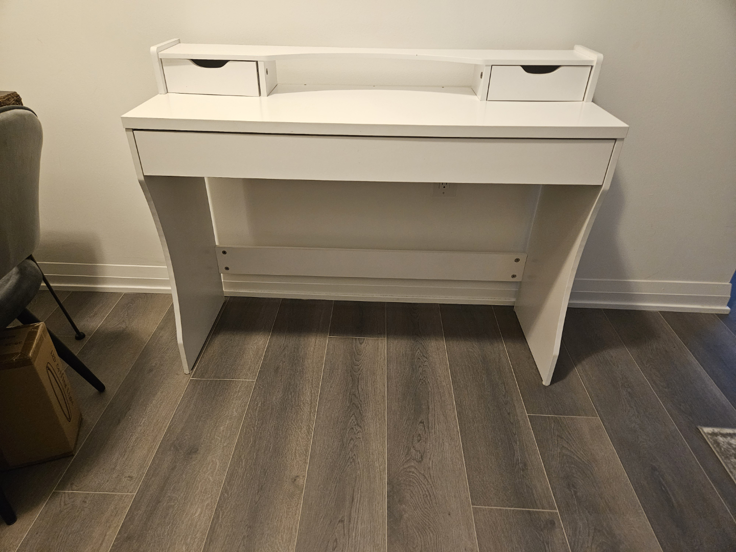 White Makeup Vanity with Drawers