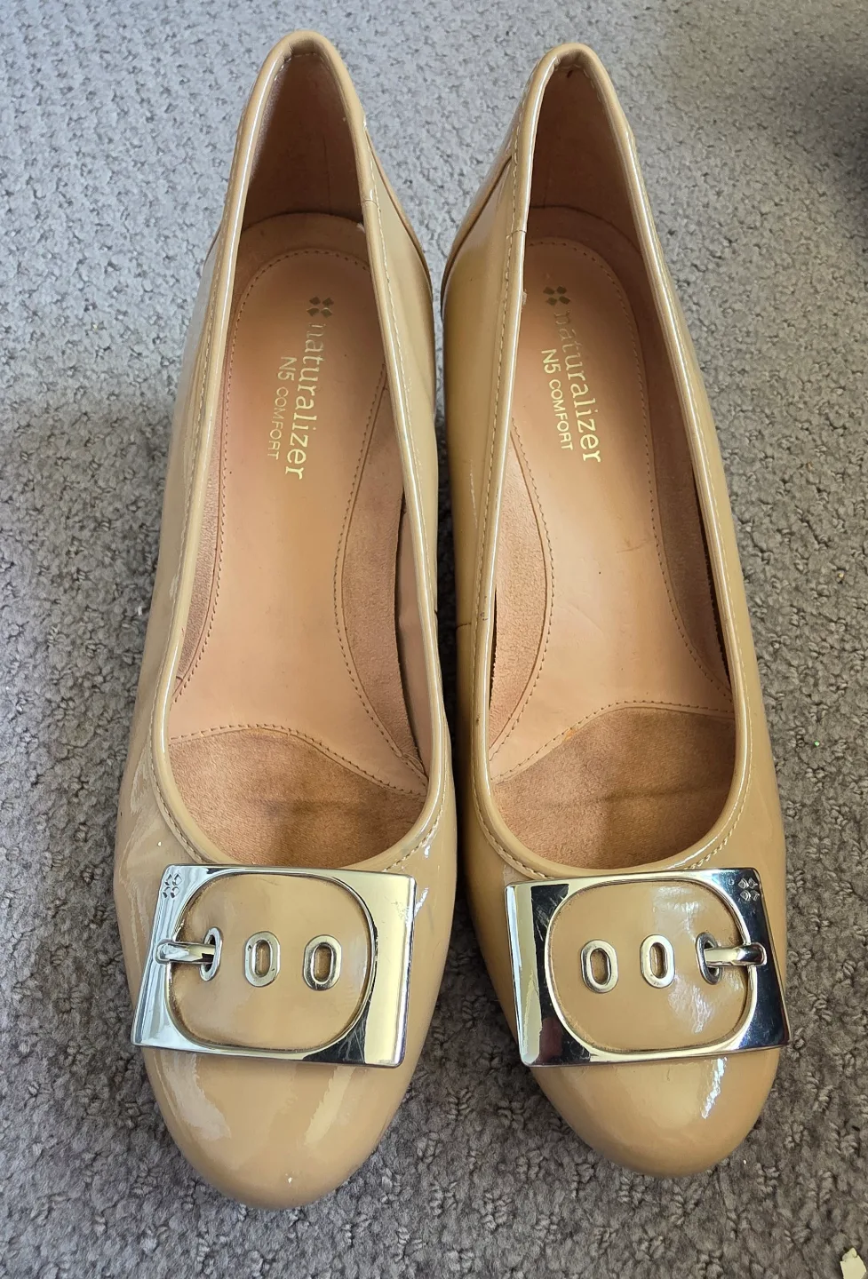 Naturalizer N5 Comfort Beige Patent Leather Heels thumbnail