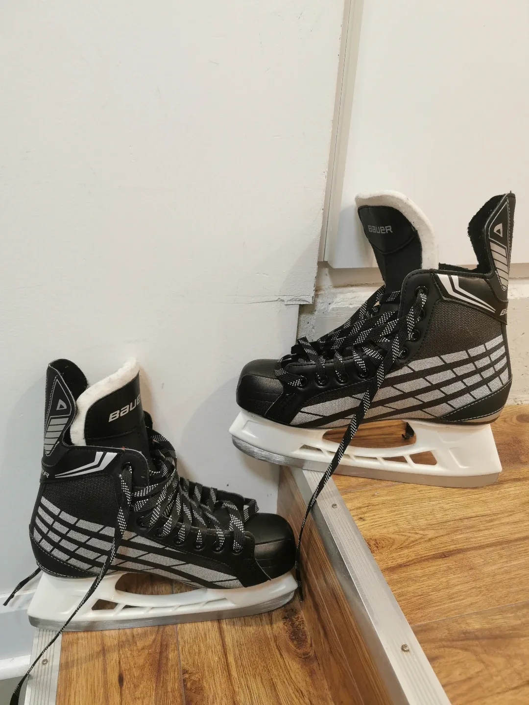 Bauer Challenger Ice Skates