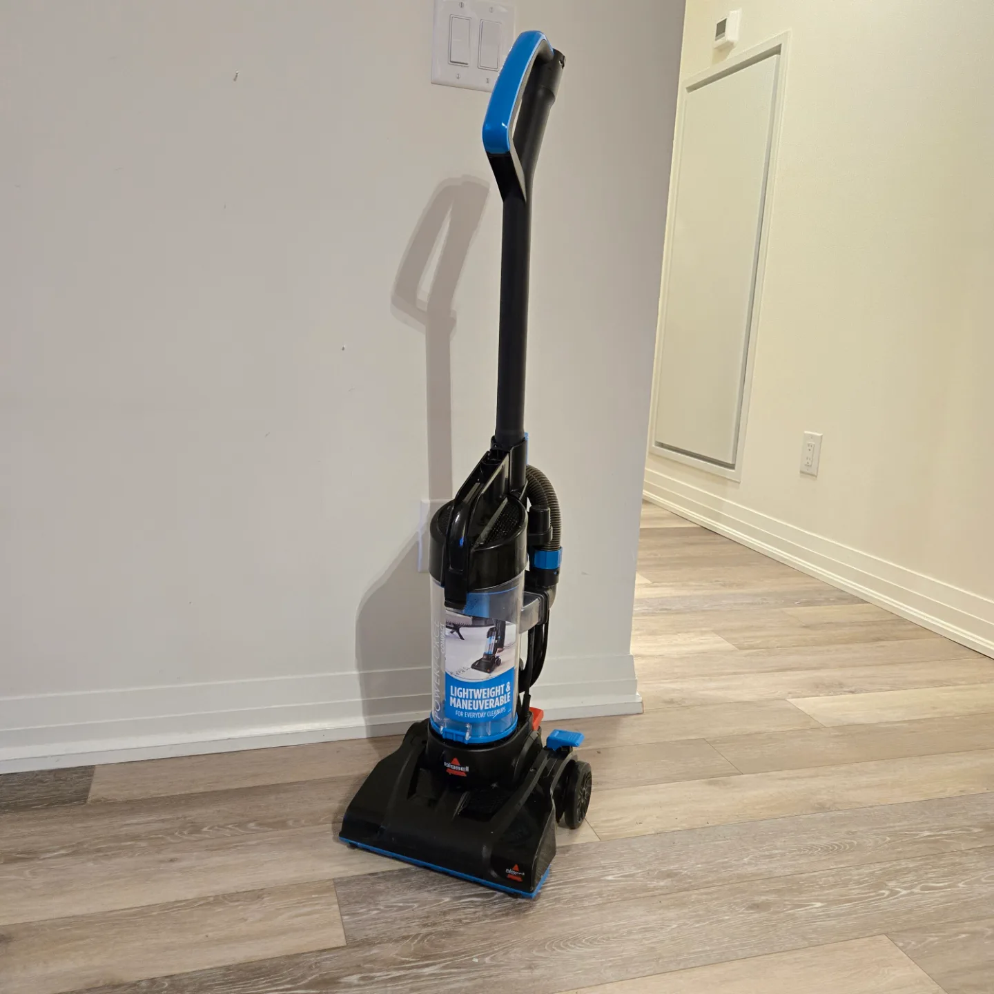 Bissell PowerForce Compact Lightweight Vacuum thumbnail