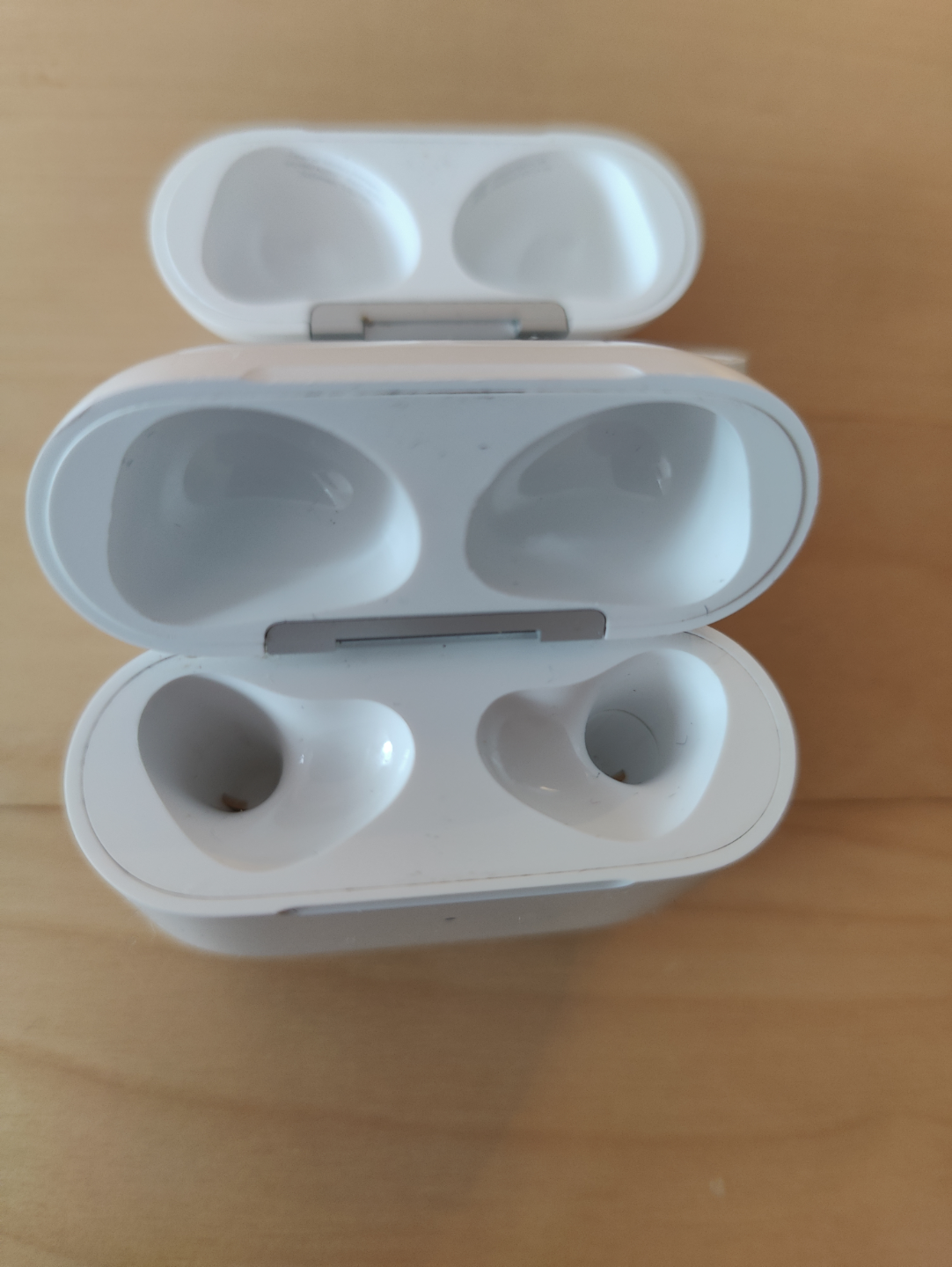 Apple AirPods 3 -  3th Gen. Charging Case Only - photo 2