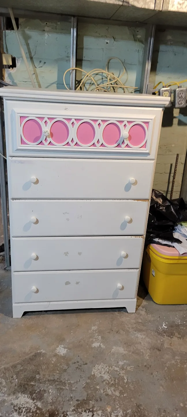 White  Five-Drawer Chest image indicator(2)
