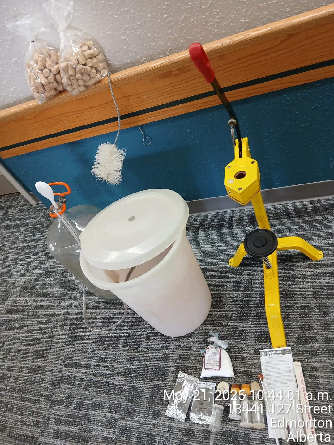 Homebrewing Kit and Supplies $180 thumbnail