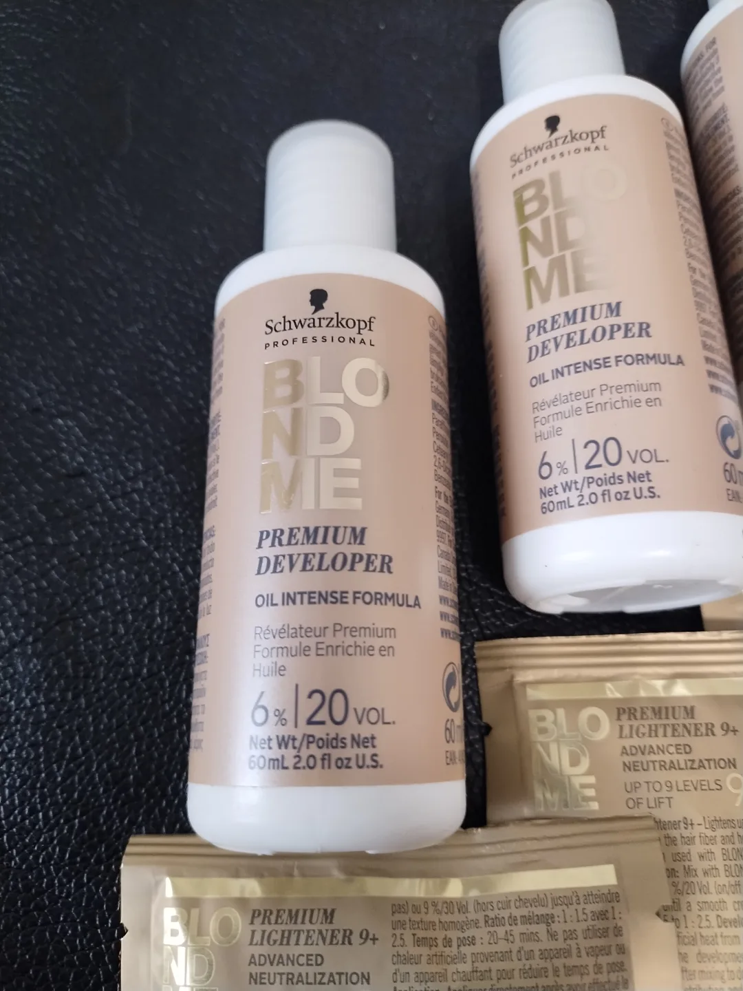 Schwarzkopf Blonde Me Premium Developer & Lightener hair bleach image indicator(2)