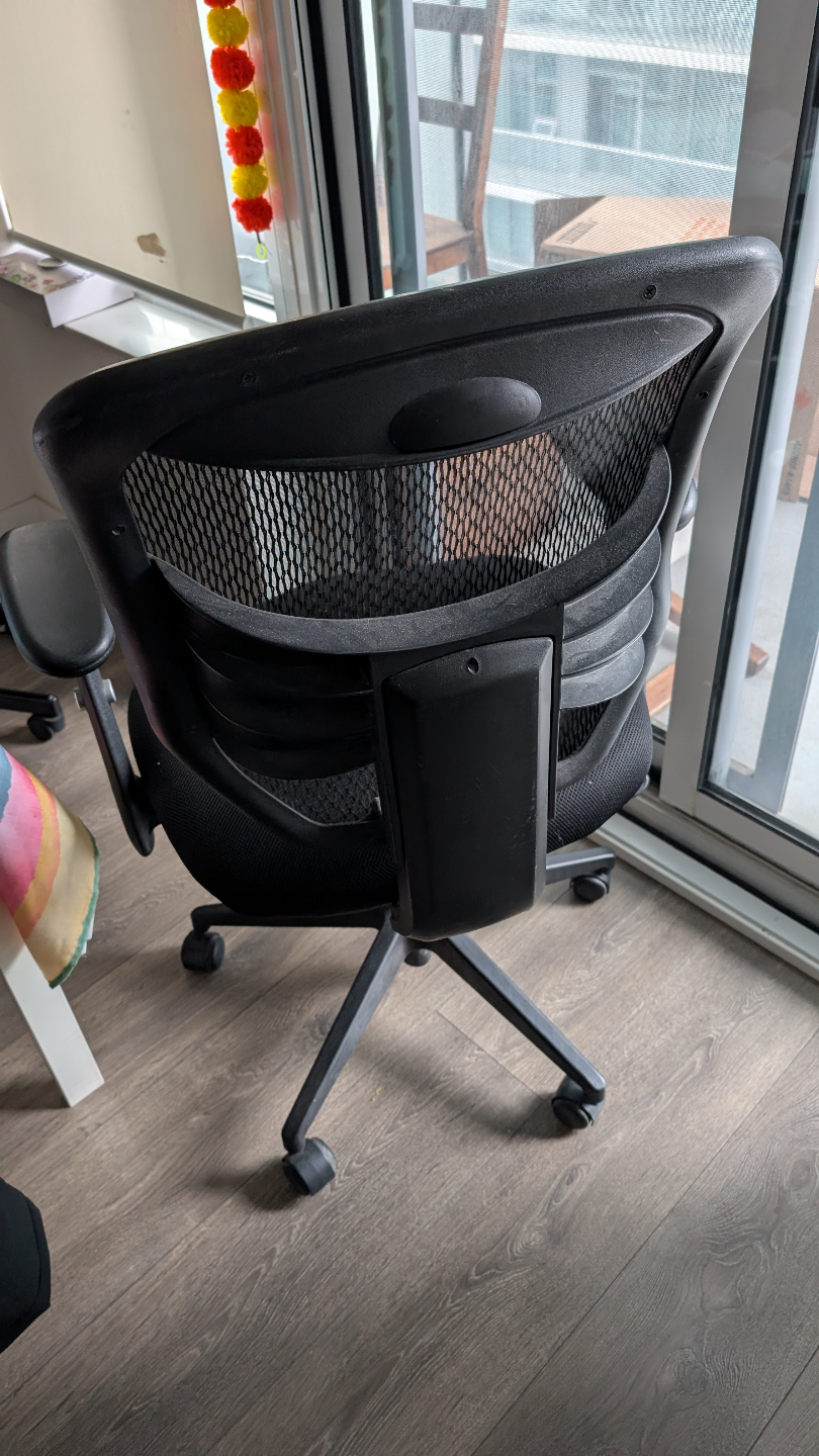 Black Mesh Office Chair - photo 3