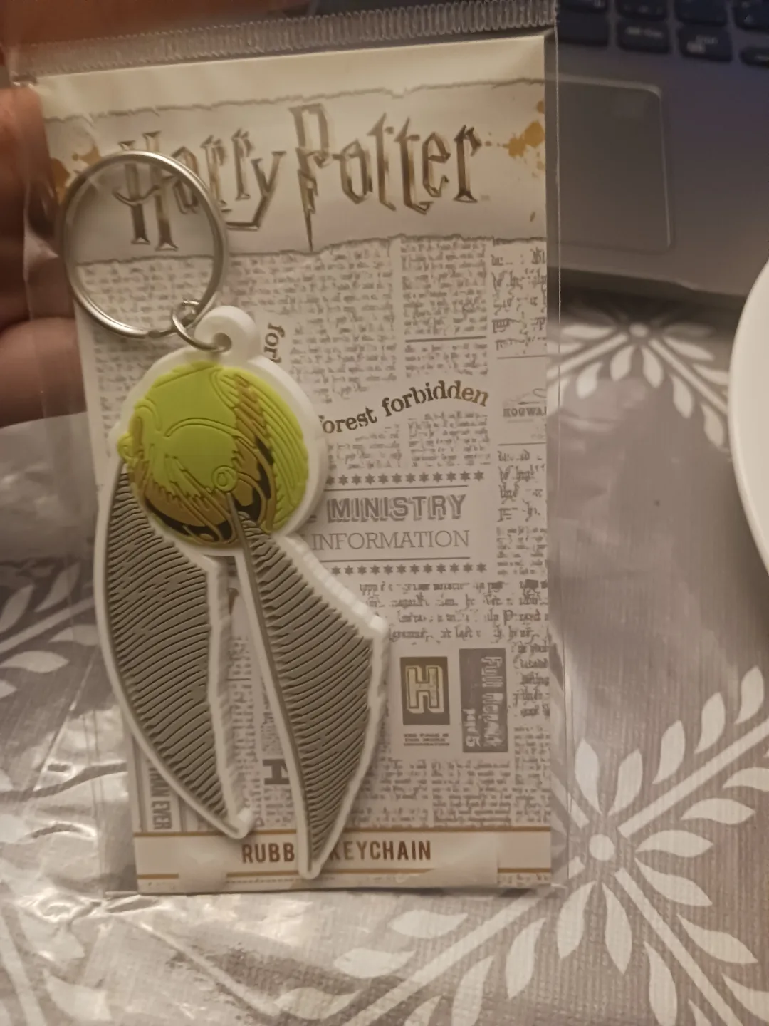Harry Potter Golden Snitch Keychain image indicator(2)
