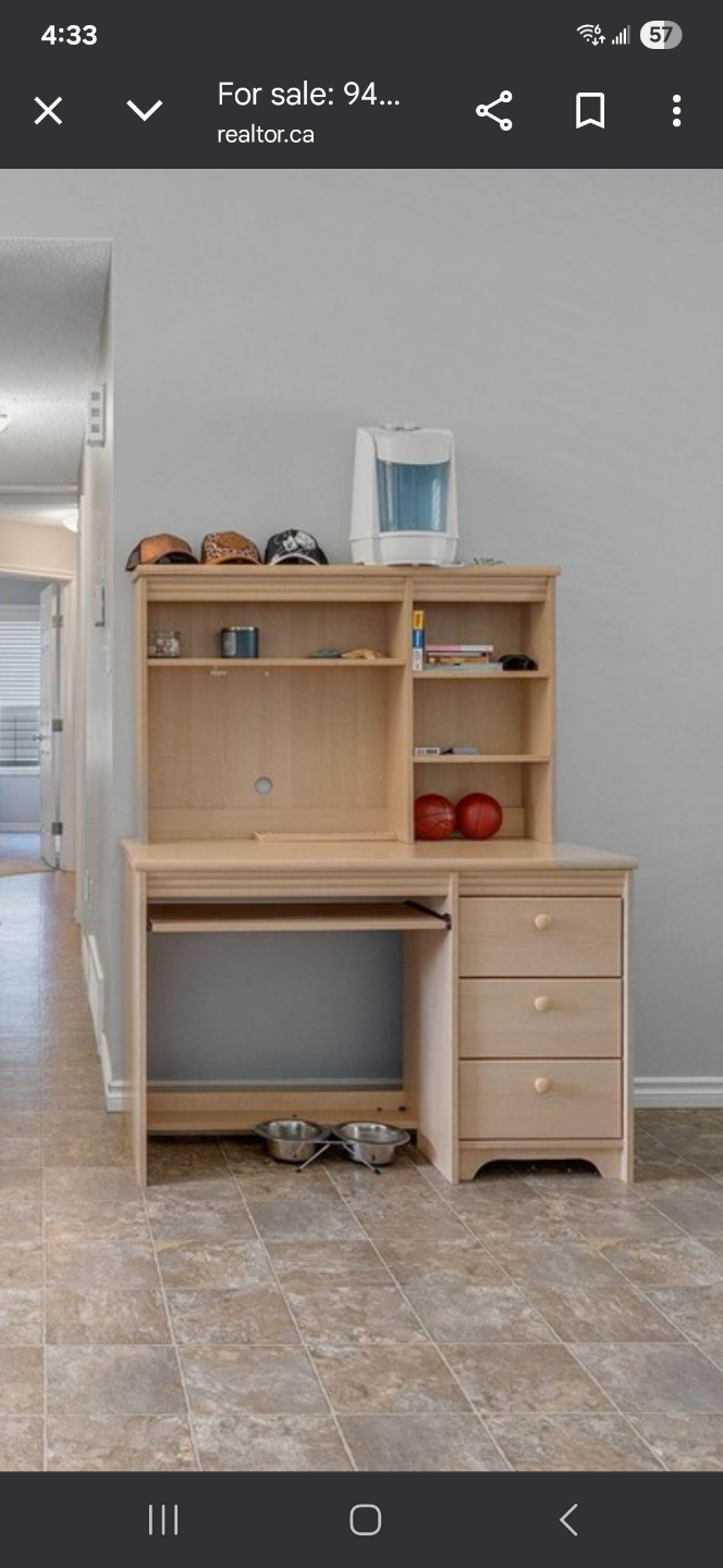 Kids Wooden Desk with Hutch