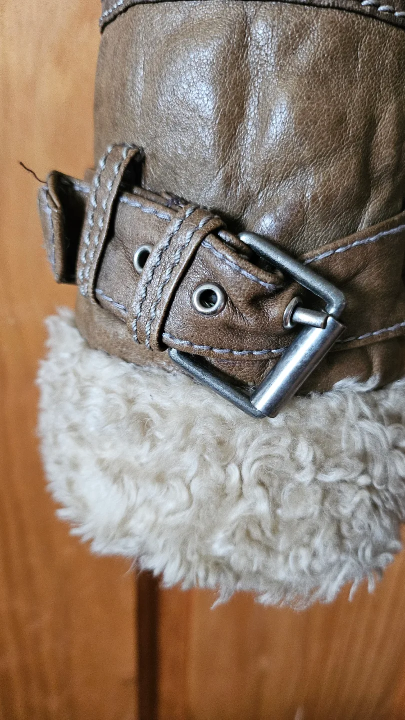 MAKE OFFER! Danier Leather Bomber Jacket image indicator(4)