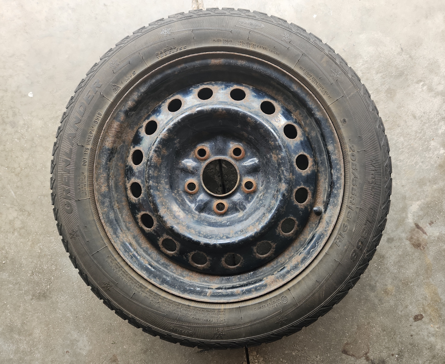 Set of used Grenelander Winter GL868 Tires + Rims - 205/55R16
