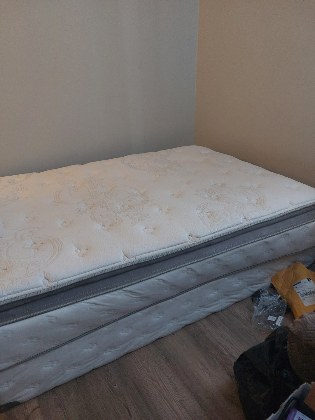 Twin-size Beautyrest Mattress Set - photo 3