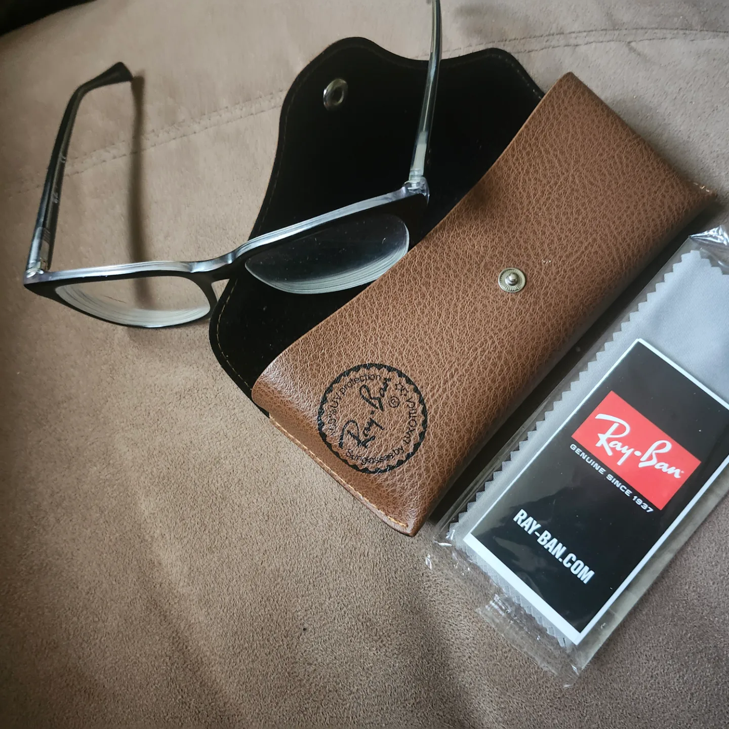 Ray Ban glasses image indicator(2)