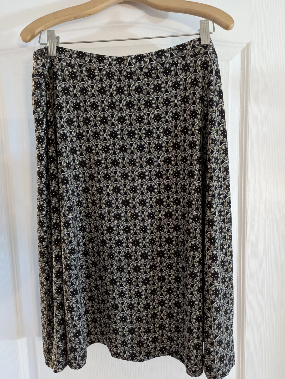 Women's A-line Skirt, Size 16-18  🏒