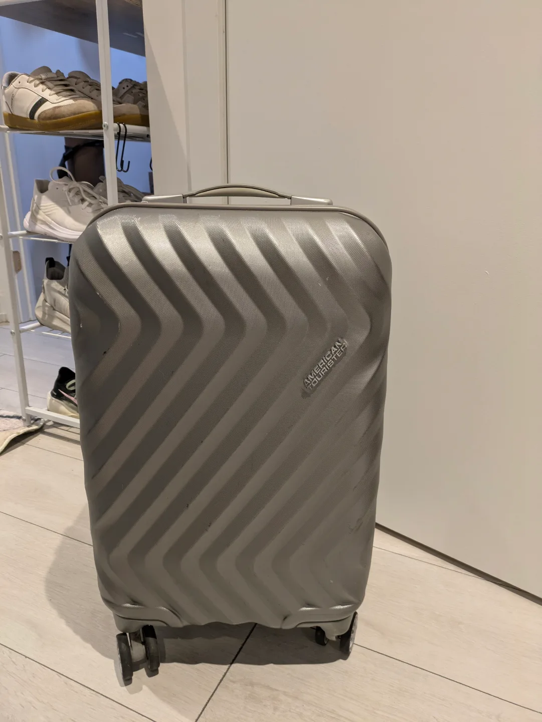 free carryon luggage thumbnail