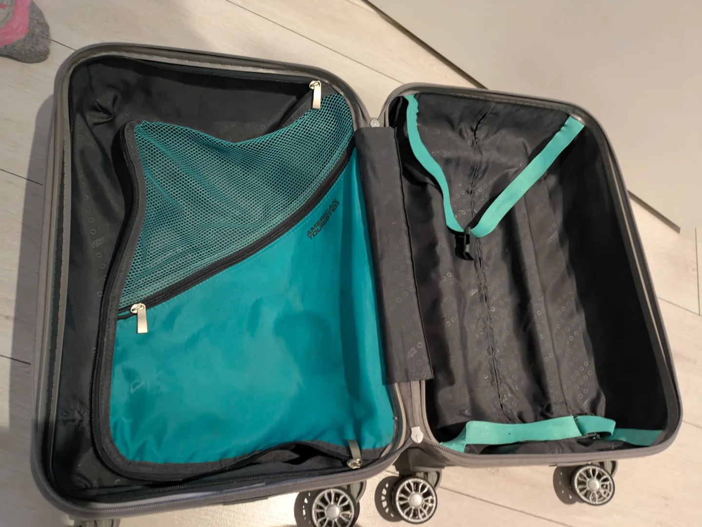 free carryon luggage image indicator(2)