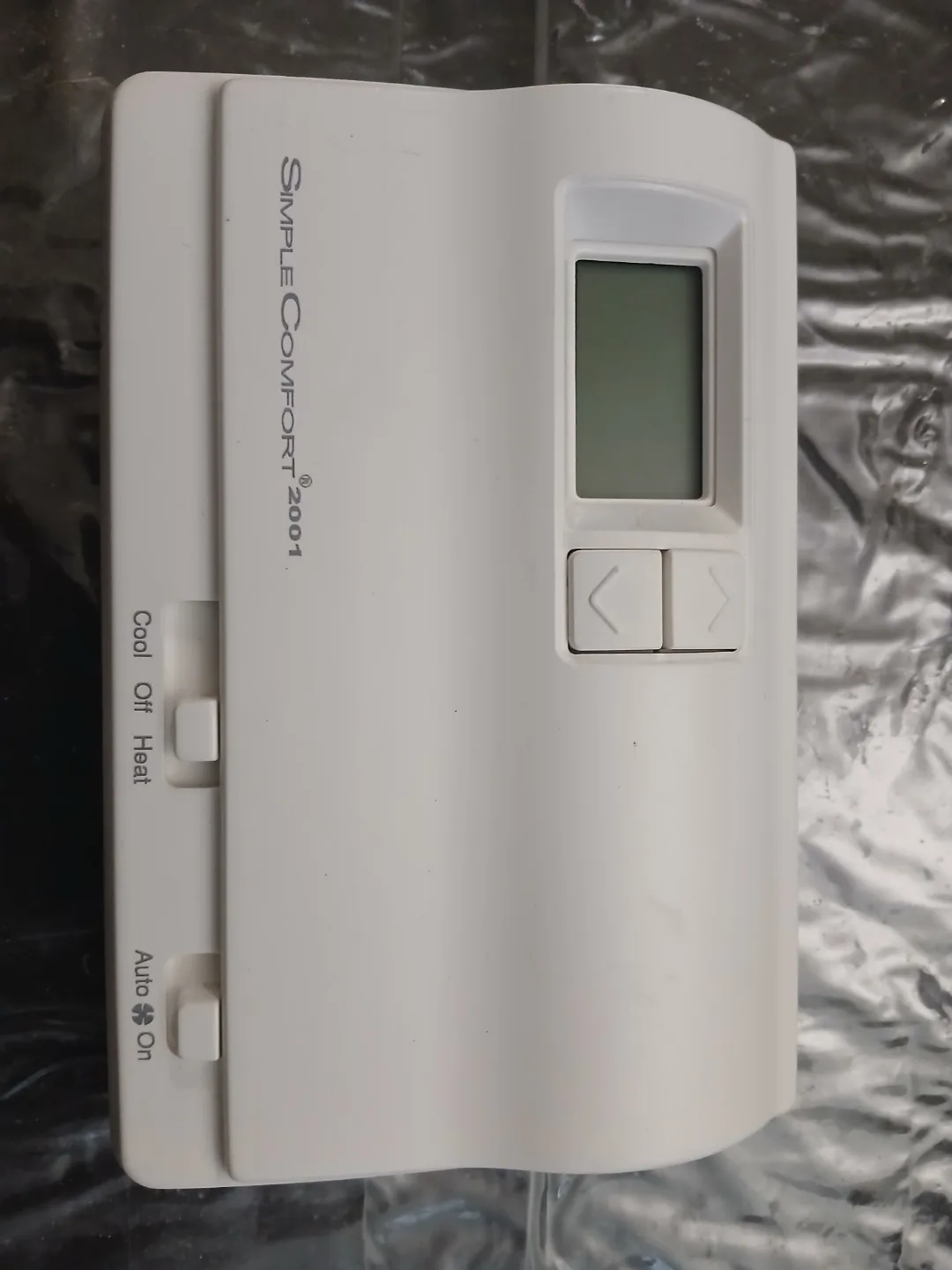Simple Comfort 2000 Programmable Thermostat thumbnail